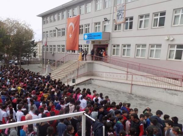 Kırşehir Merkez Yunus Emre Ortaokulu Fotoğrafı
